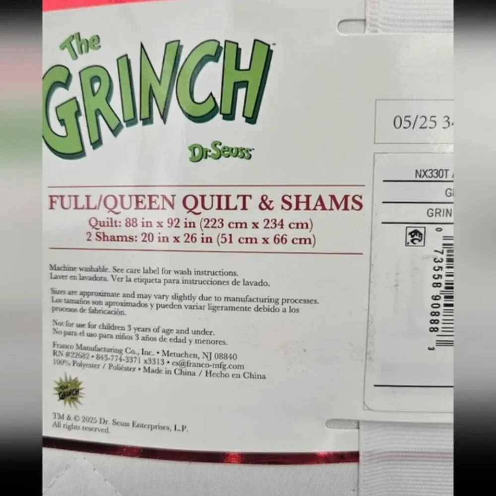 NWT The GRINCH Quilt Set Full/Queen